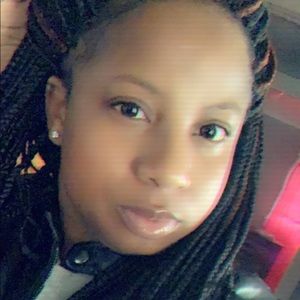 Meet your Posher, Monique